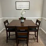 Extravagant 2 Br/2 Ba Apartment