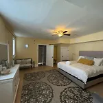 Comfy Carriage House Steps From The River