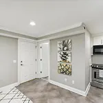 308 W Taylor Street Garden