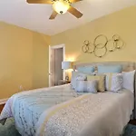 Historic Townhouse On Tattnall