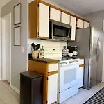 Cozy Cottage Near Beach & Downtown Dog Friendly