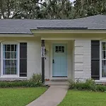 Coastal Pool Retreat Near Beach Downtown & Fun