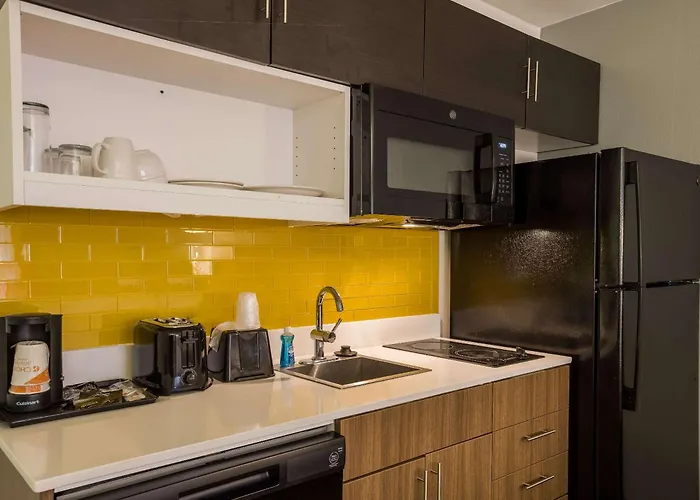 Mainstay Suites Savannah Midtown