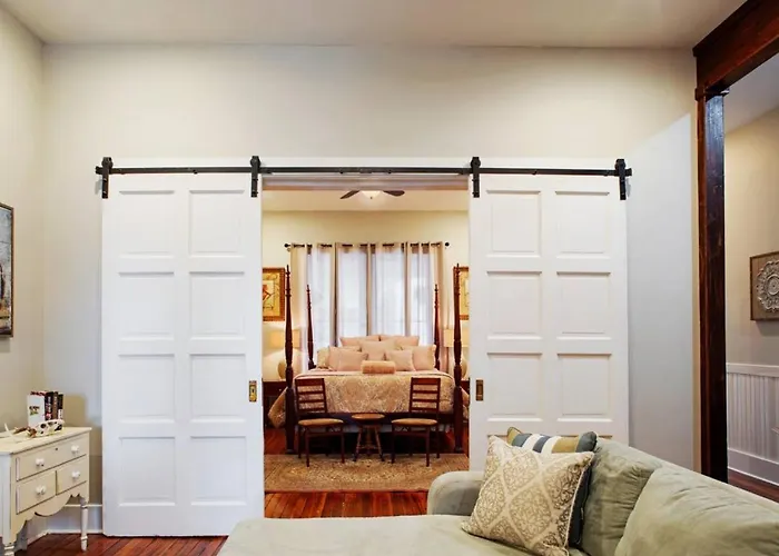414 Waldburg A - Newly Renovated Apt With Outdoor Space!