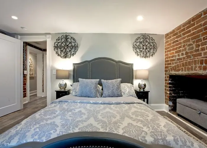 Restored Historic Home 5 Bedroom 4 And A Half Bath