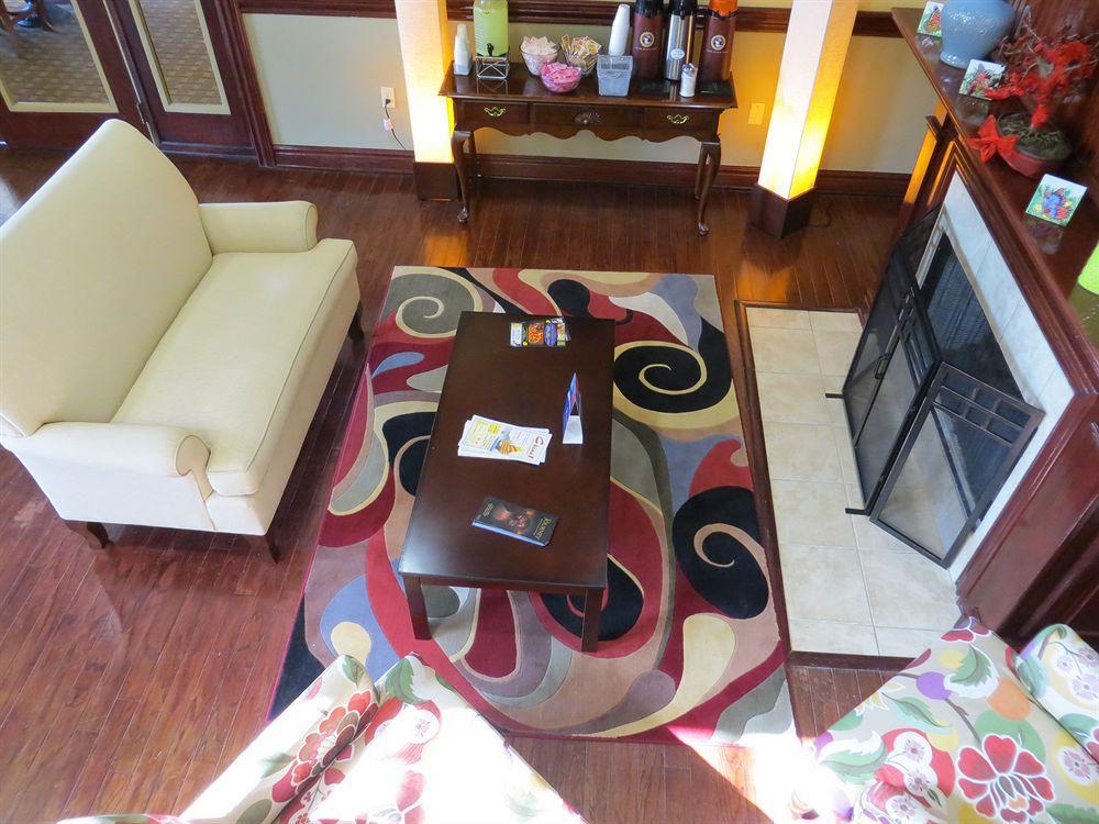 Wingate By Wyndham Gateway Hotel