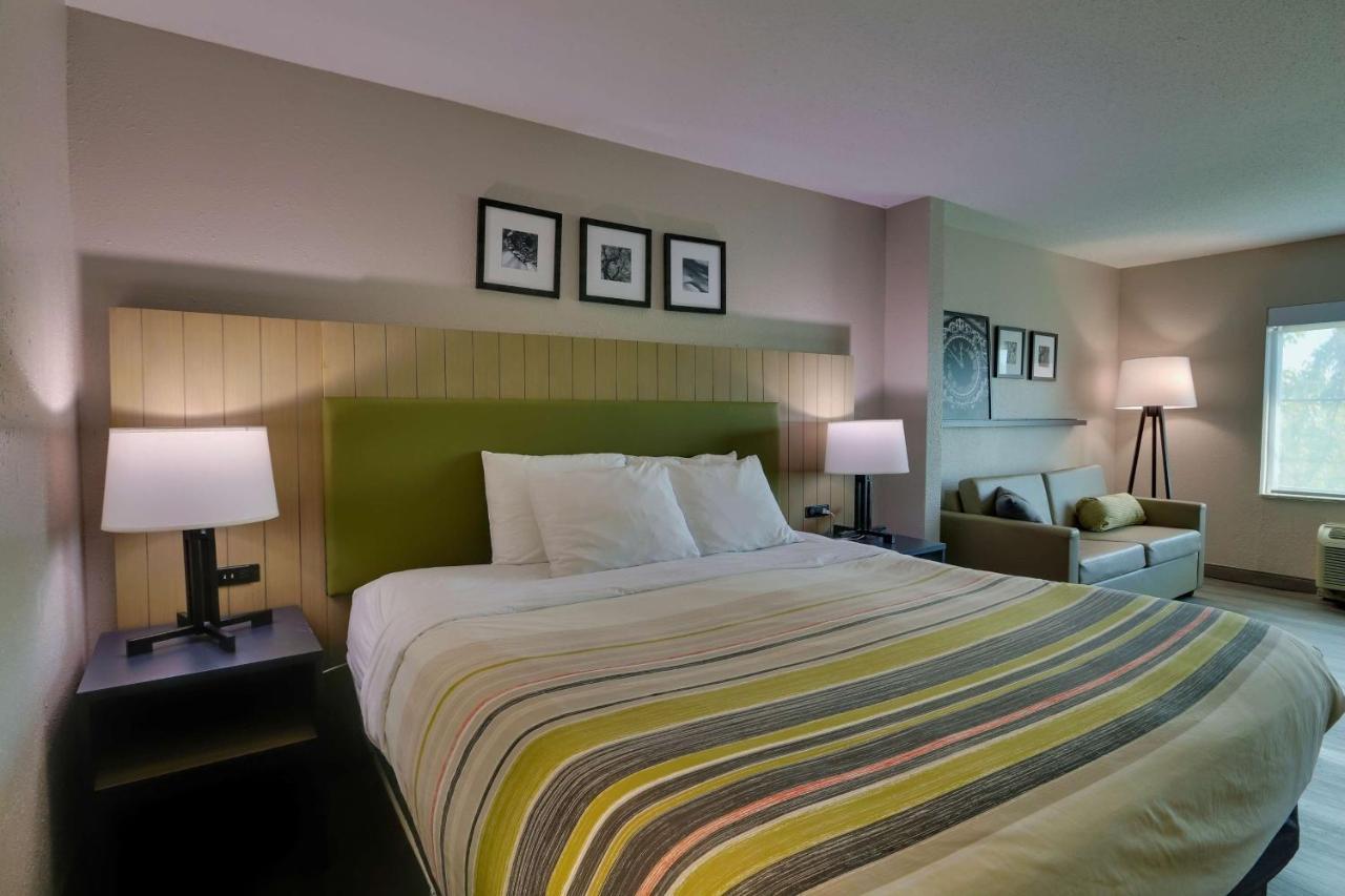 Country & By Radisson, Gateway, Ga Hotel Savannah