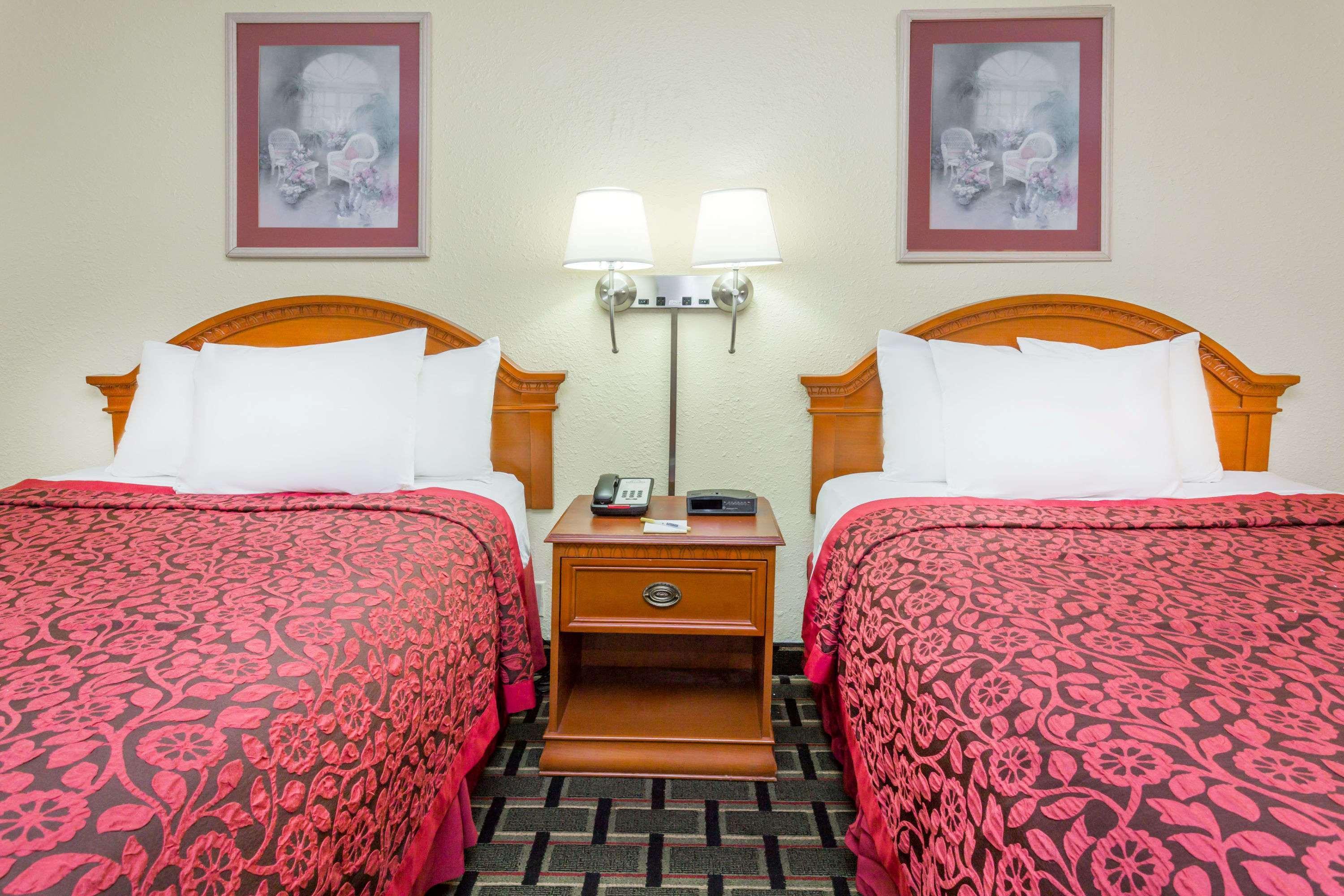 Motel Red Roof - Southside/midtown 2*
