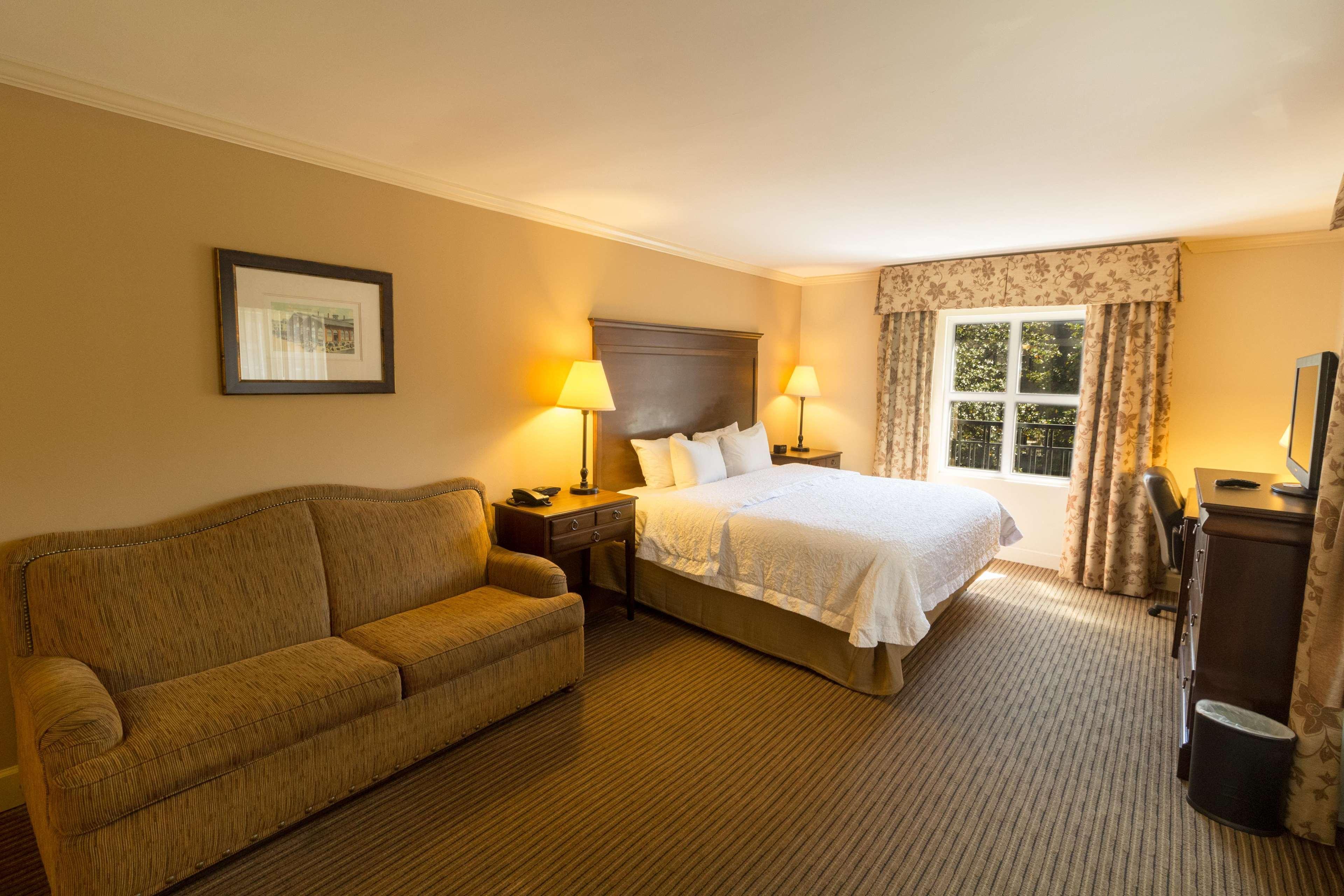 Hampton Historic District 3* Savannah