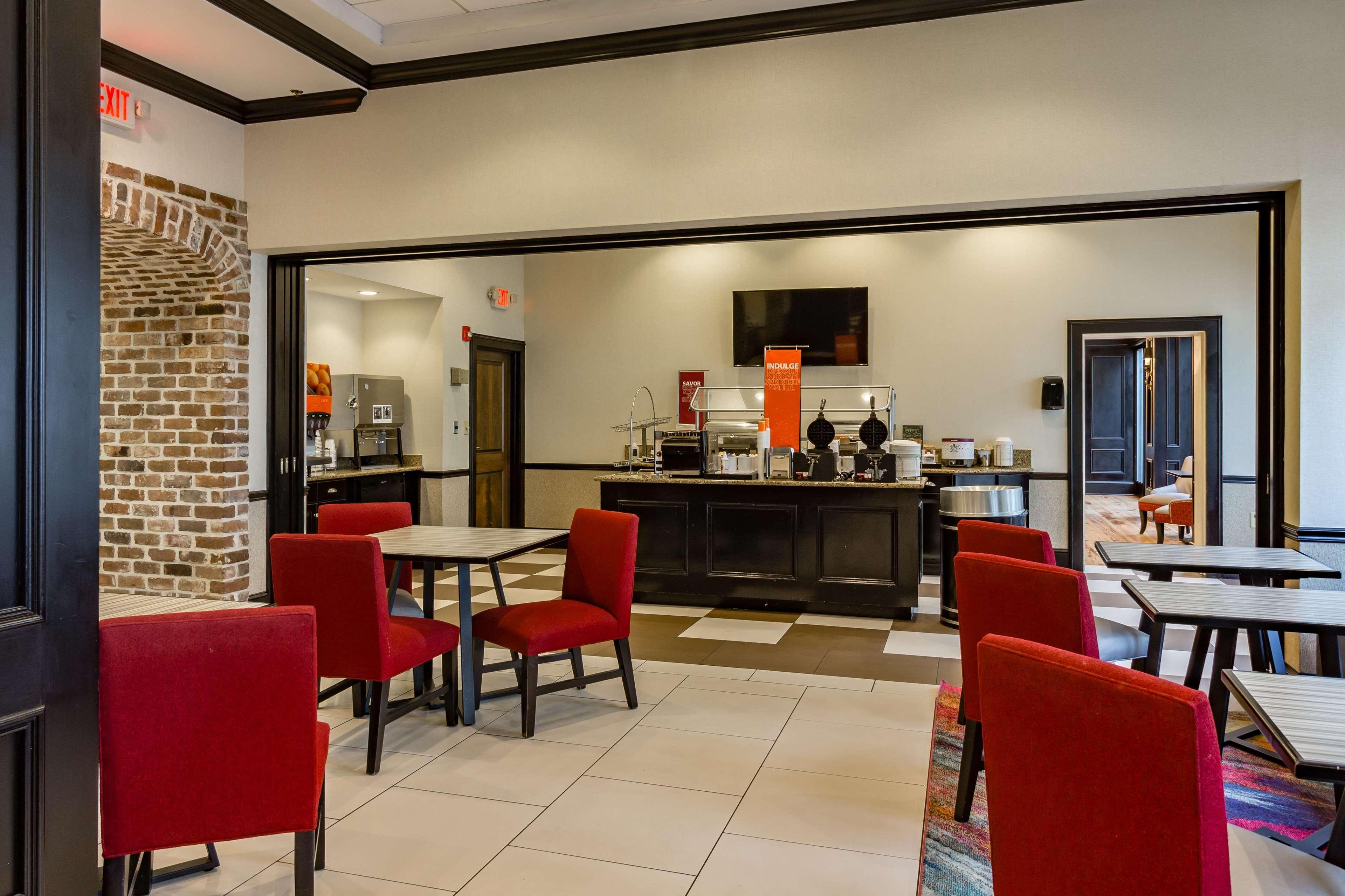 Hotel Hampton Historic District 3*