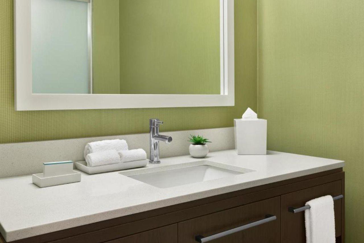 Home2 By Hilton Airport 3* Savannah