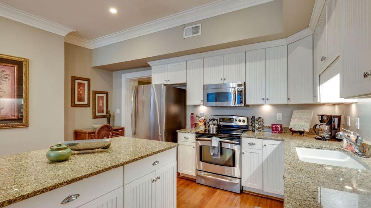 201 York #3 - Homey Downtown 2 Bedroom Steps From The River Apartment Savannah