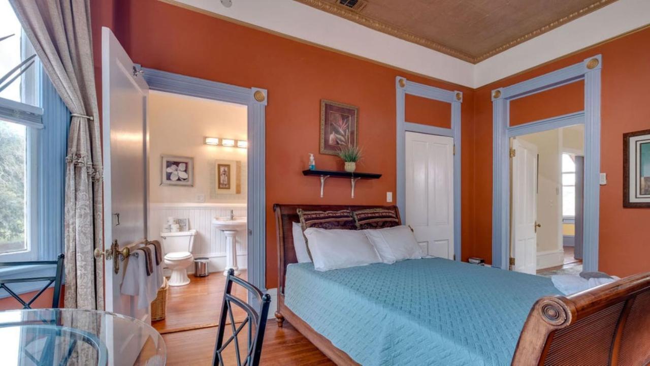 Forsyth Park 2 Bedroom Beauty Bed & Breakfast