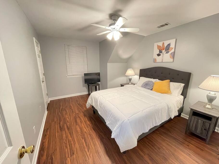 Pet-friendly, Minutes To Tybee+downtown Holiday home