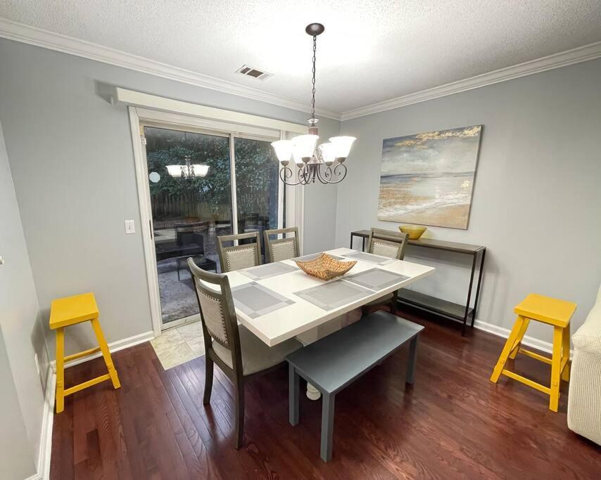 Pet-friendly, Minutes To Tybee+downtown Holiday home
