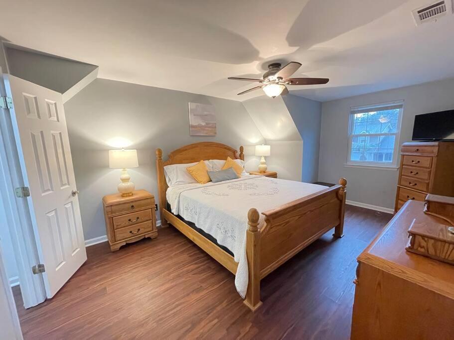 Holiday home Pet-friendly, Minutes To Tybee+downtown *