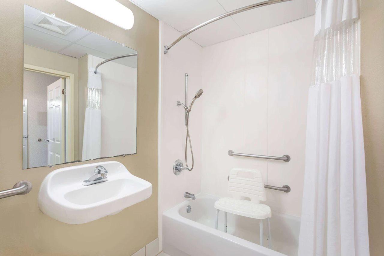 Wingate By Wyndham Gateway 2*