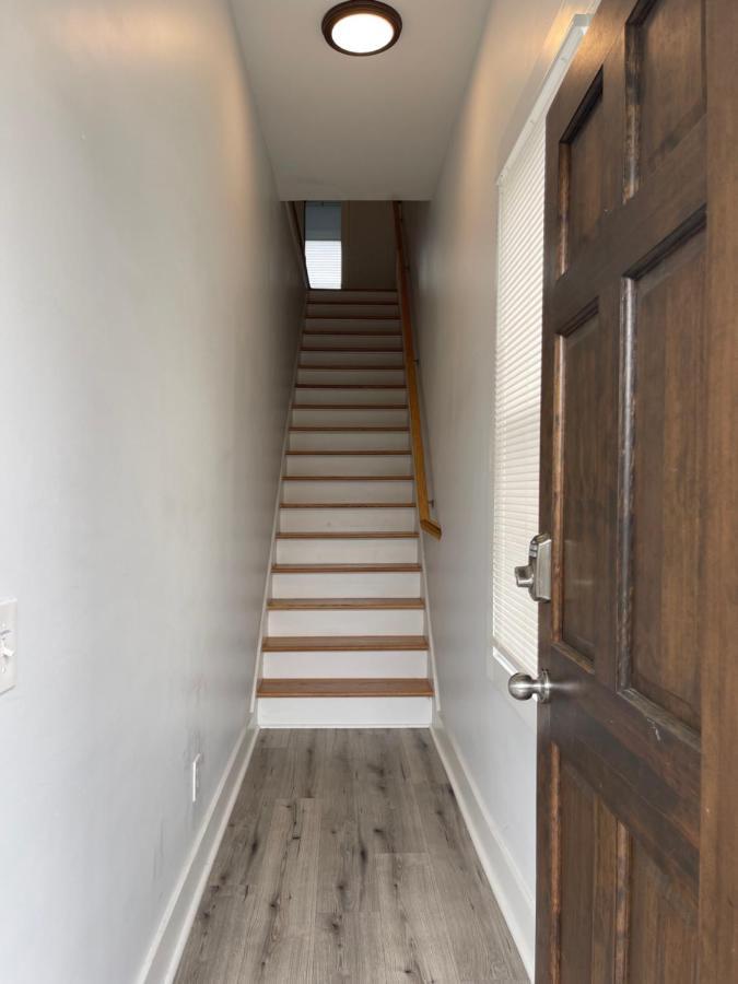 New! Stylish 1900s Renovated Duplex Building Near Forsyth & River St Savannah