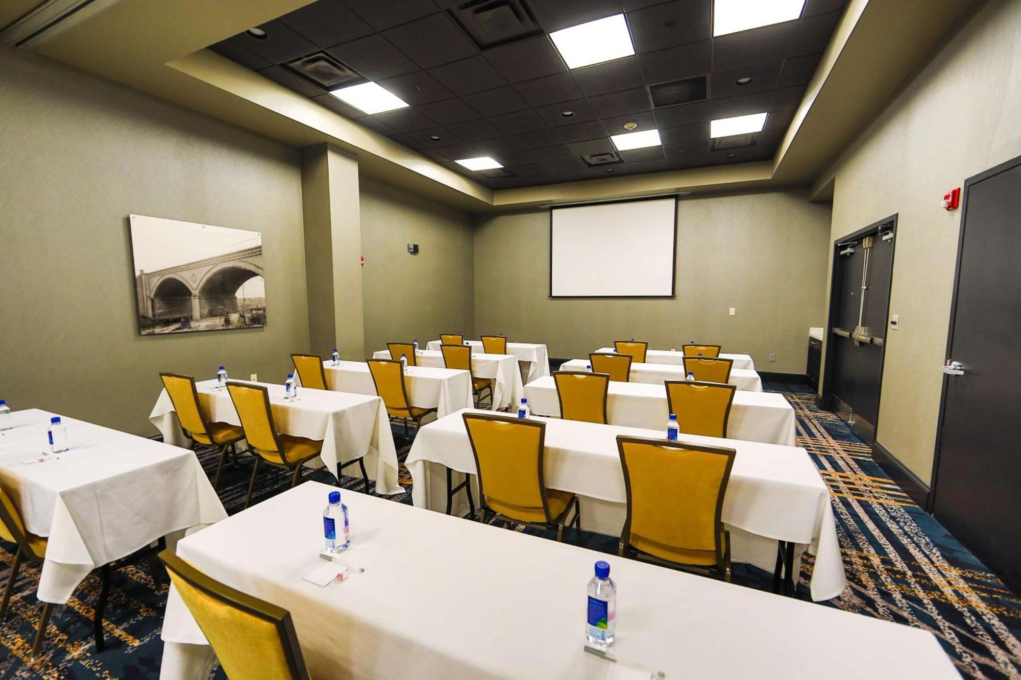 Hilton Garden Historic District Hotel 3*