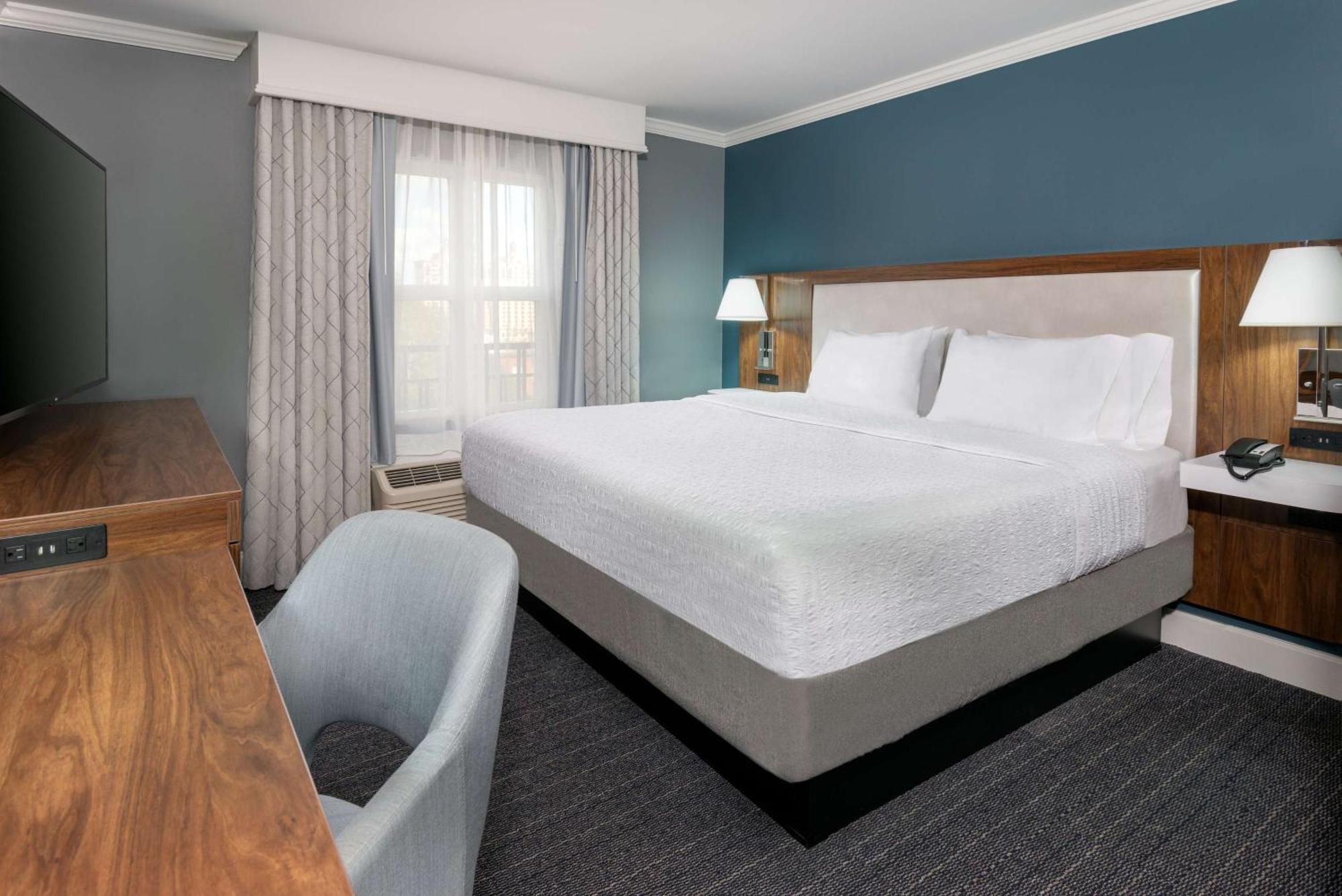 Hotel Hampton Historic District 3*