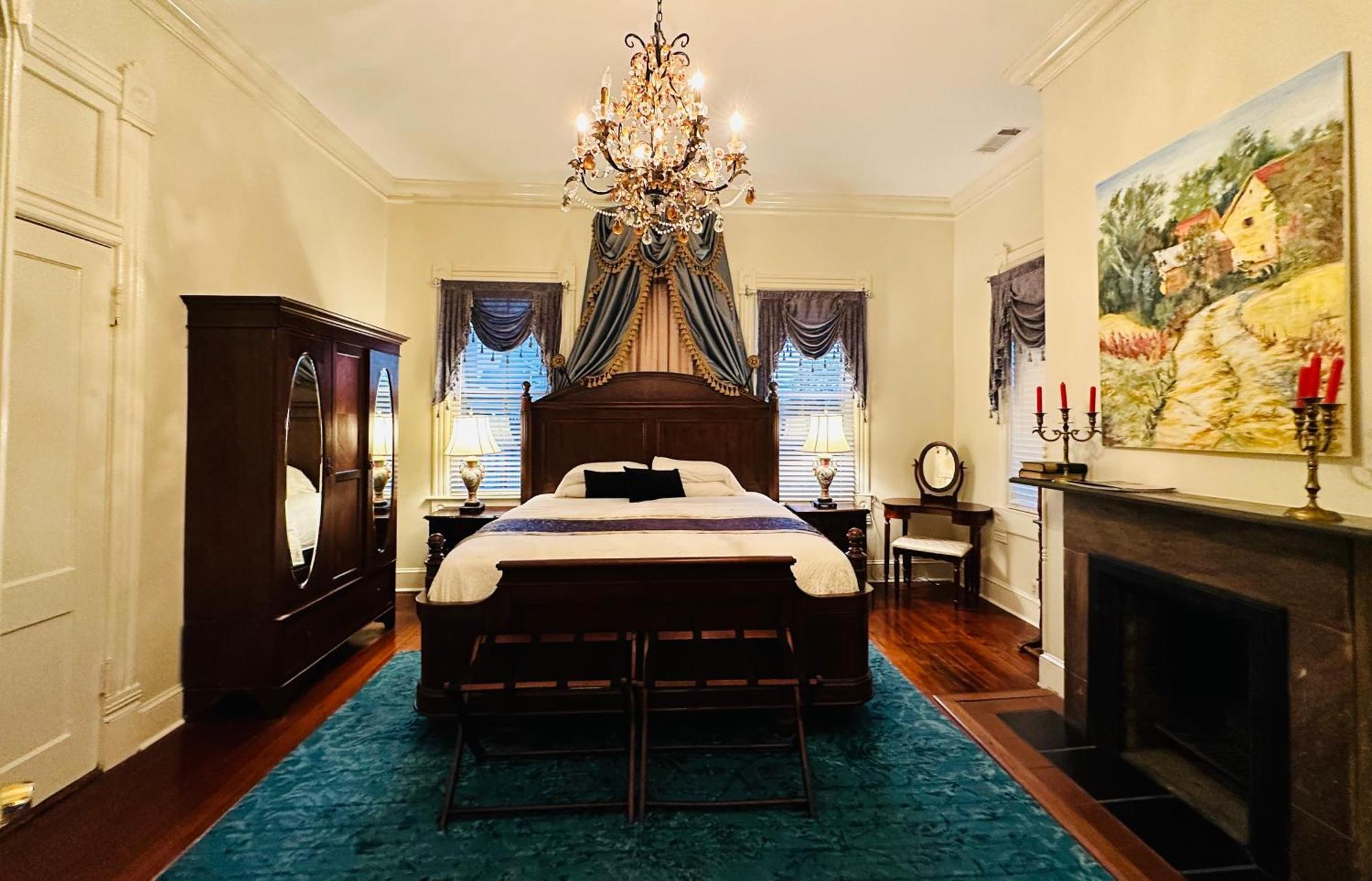Bed & Breakfast Amethyst Garden