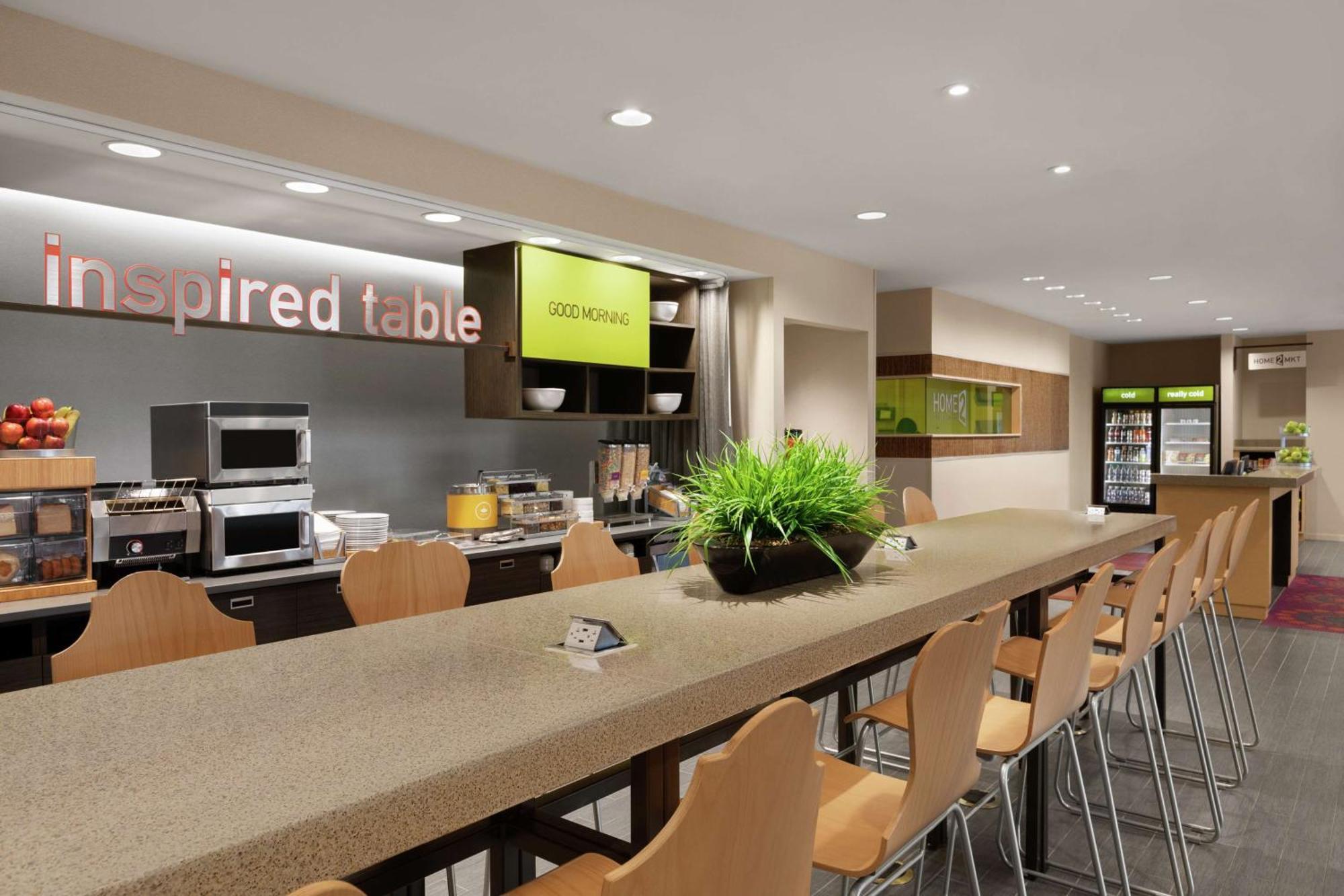 Home2 By Hilton Airport 3*