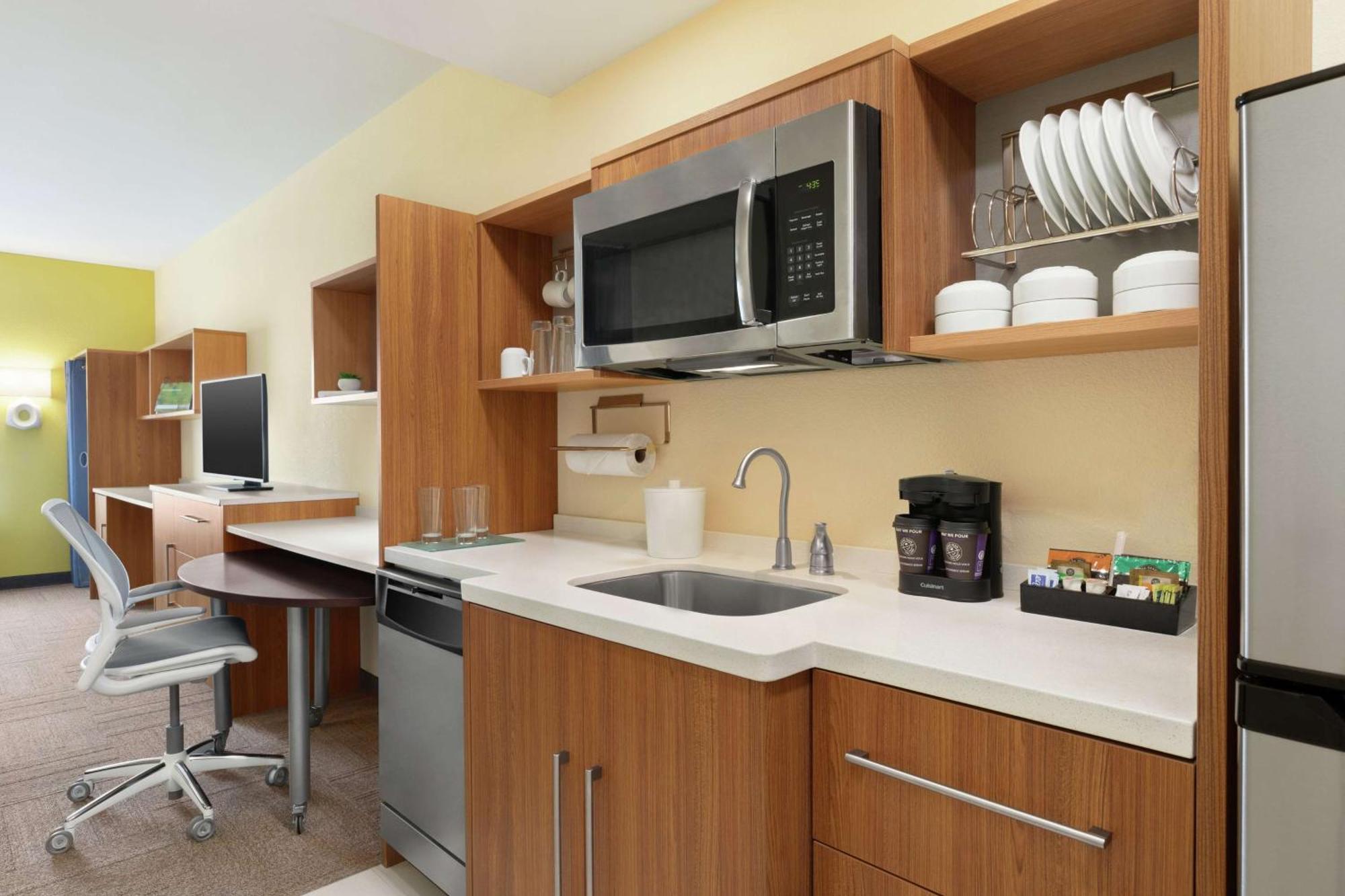 Home2 By Hilton Airport Hotel Savannah