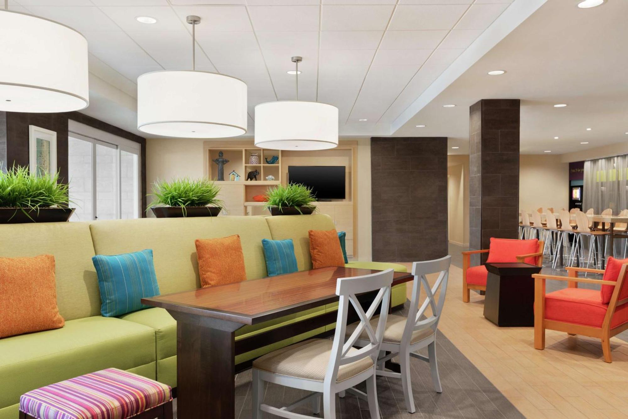 Home2 By Hilton Airport Hotel 3*