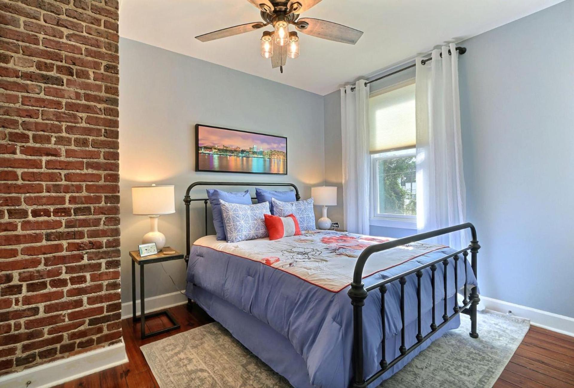 Historic Townhouse On Tattnall