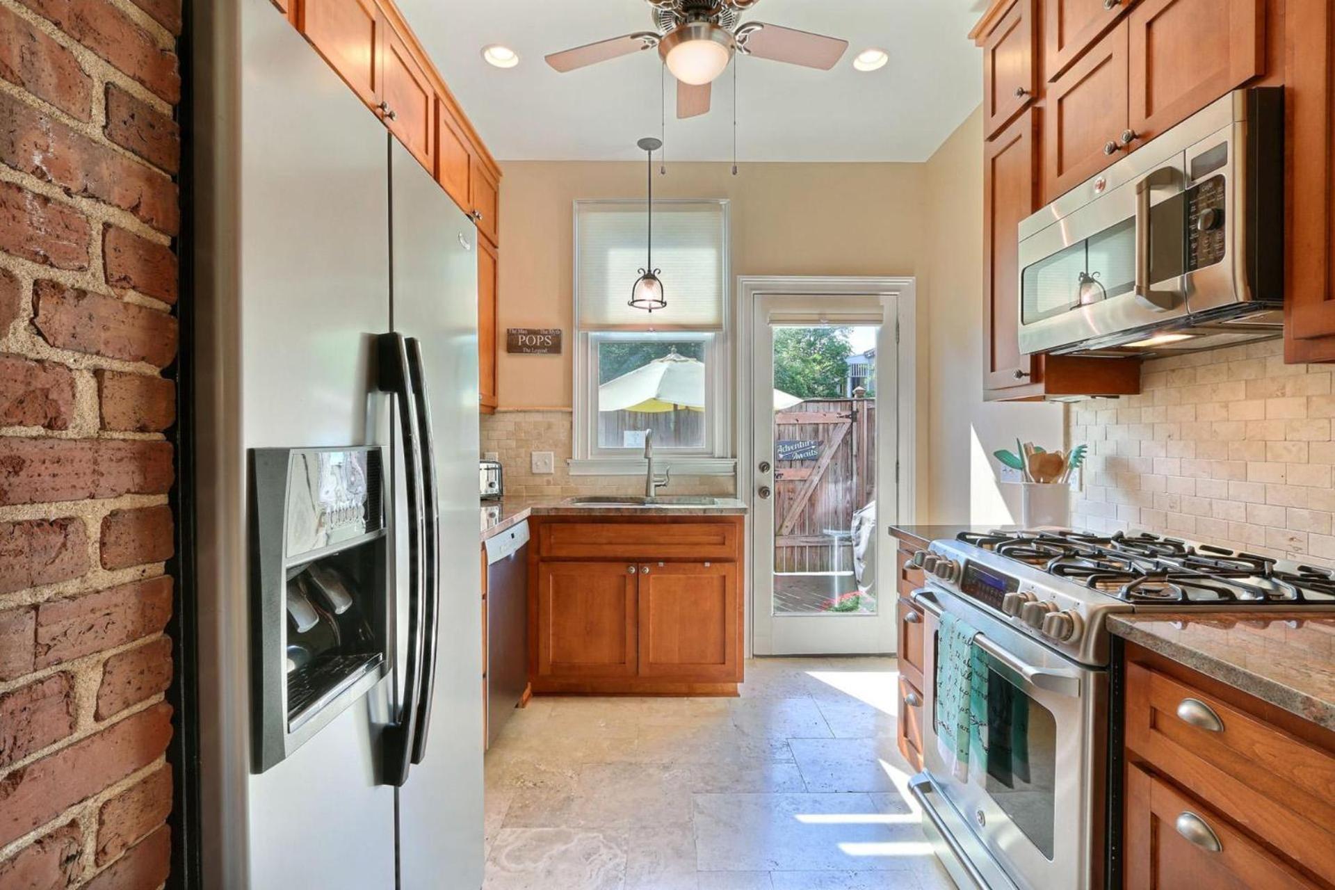 Historic Townhouse On Tattnall * Savannah