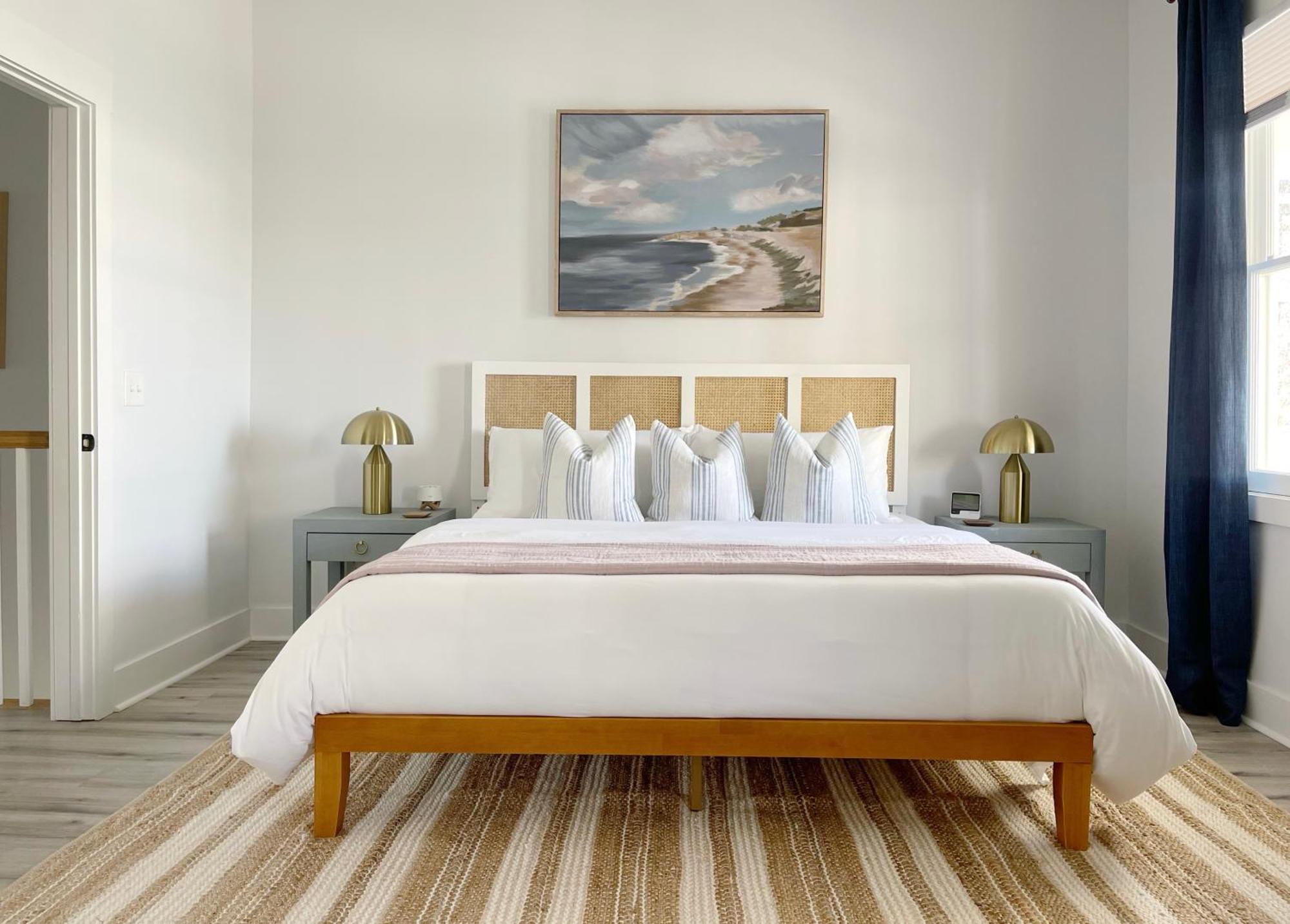 New! Stylish 1900s Renovated Duplex Building Near Forsyth & River St Apartment