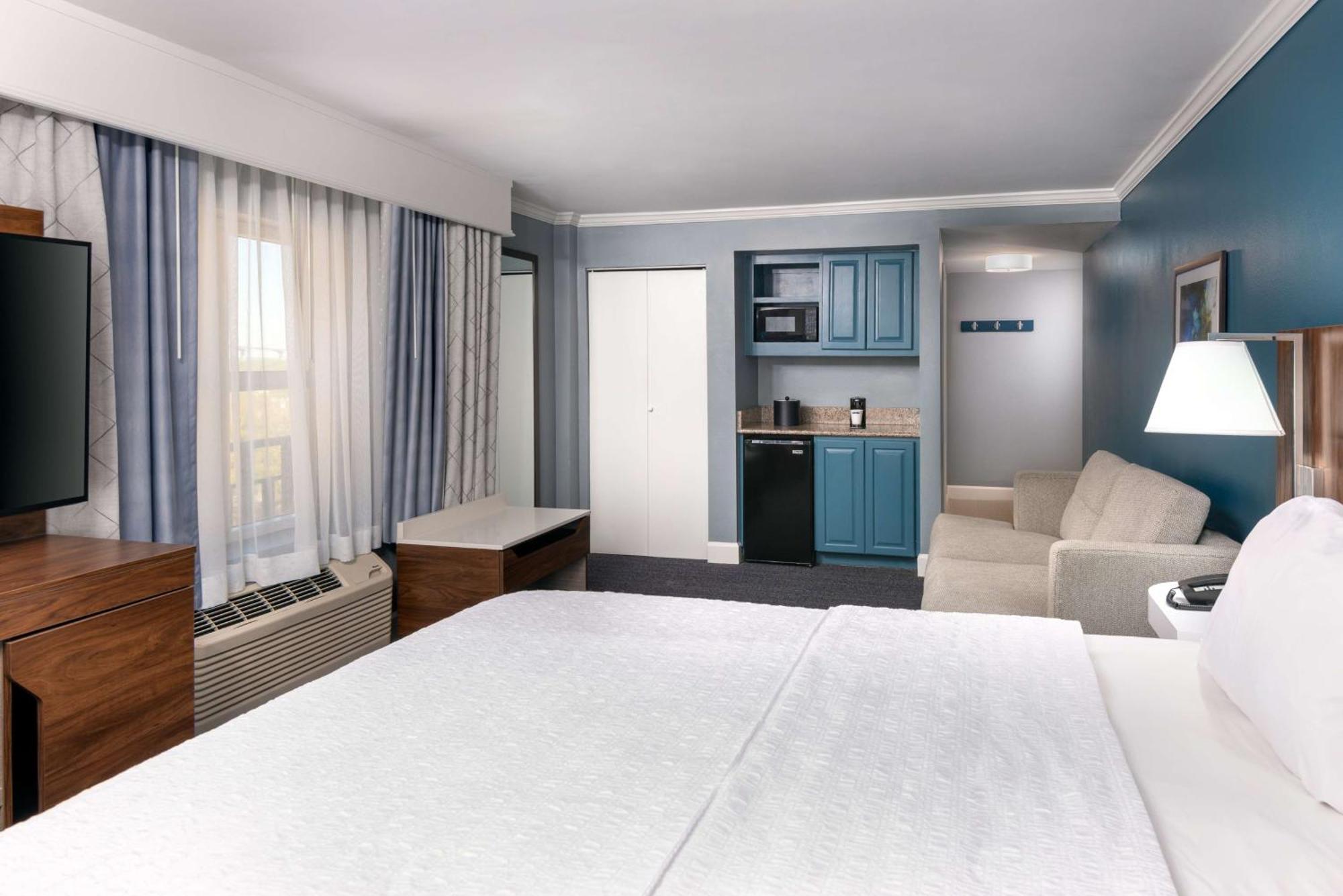 Hotel Hampton Historic District 3*