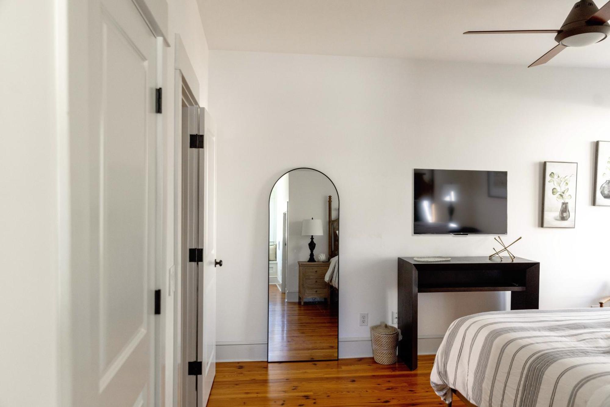 2 King Bedrooms Luxury On Historic Crawford Square Apartment Savannah