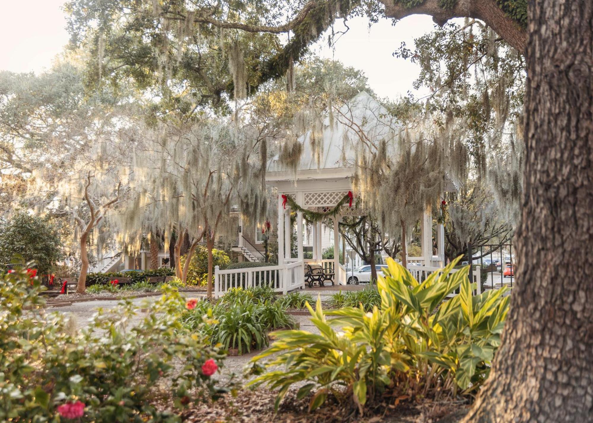2 King Bedrooms Luxury On Historic Crawford Square Apartment Savannah