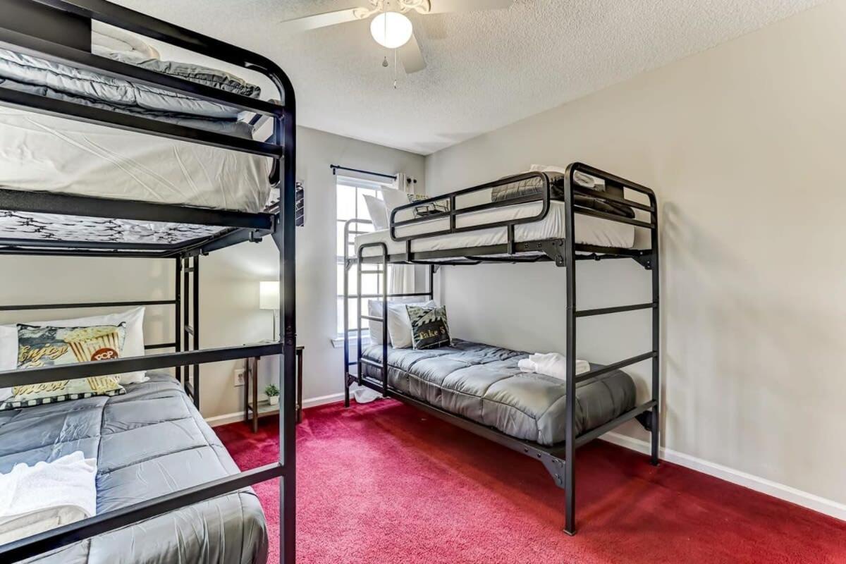 Ruby Red Reels Holiday home Savannah