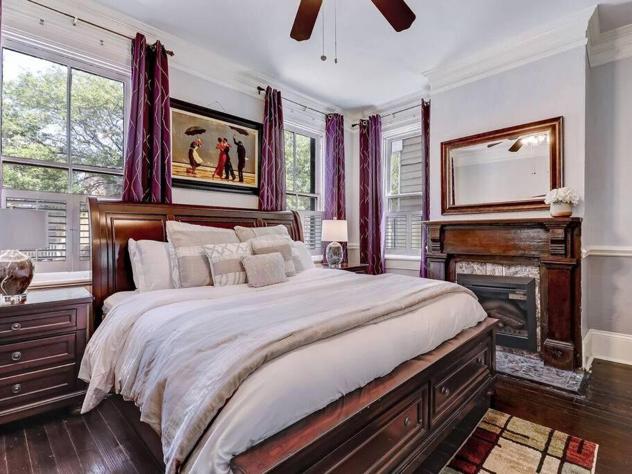 Historic Gold Private With Pool - 2bed, 1&half Bath, Sleeps 6, 1st Floor, 15 Min Walk To Historic Center And Attractions Apartment Savannah