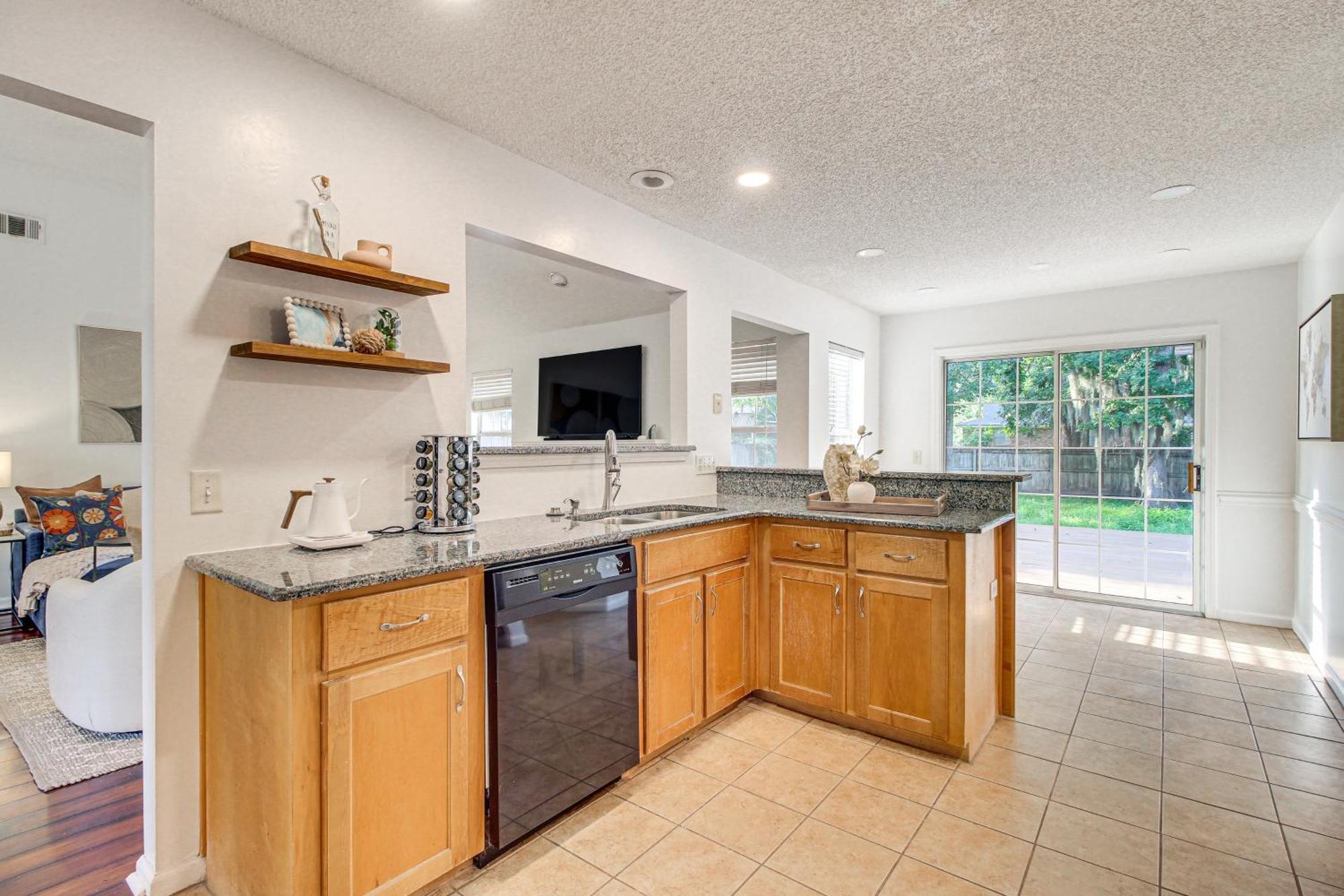 Pet-friendly With Cozy Fireplace! *