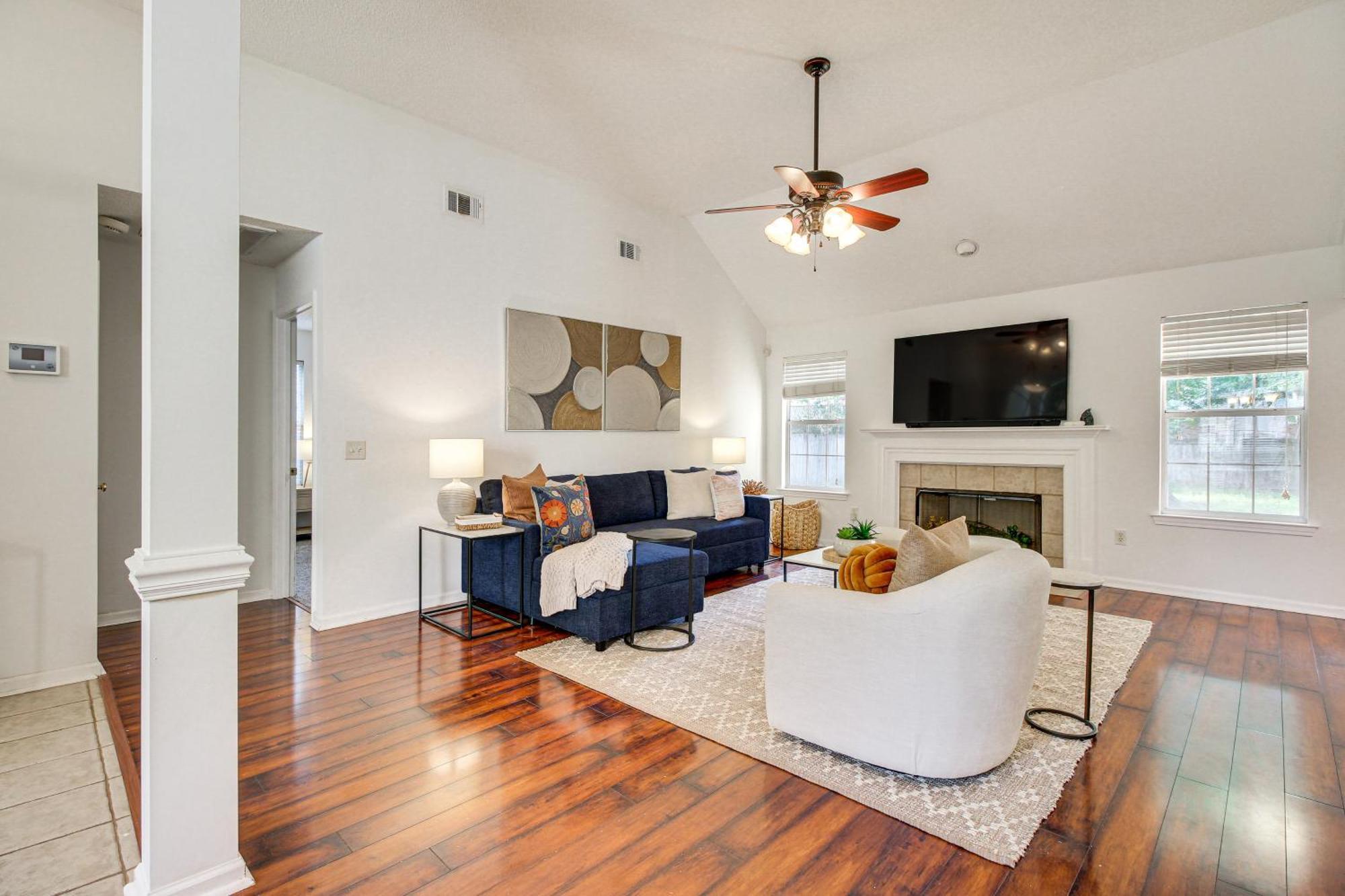Pet-friendly With Cozy Fireplace! Savannah