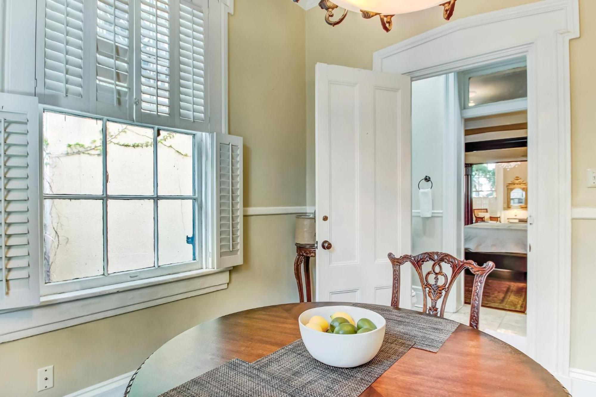 17 E Jones Street Parlor *