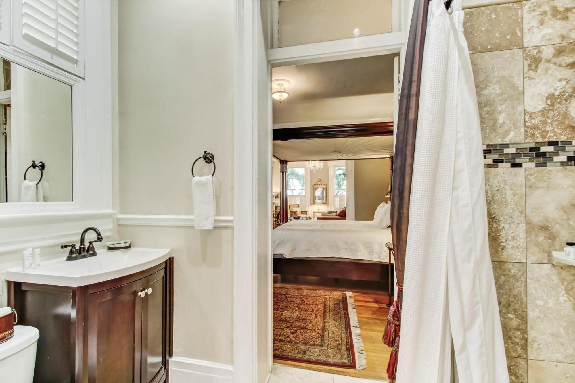 17 E Jones Street Parlor Savannah