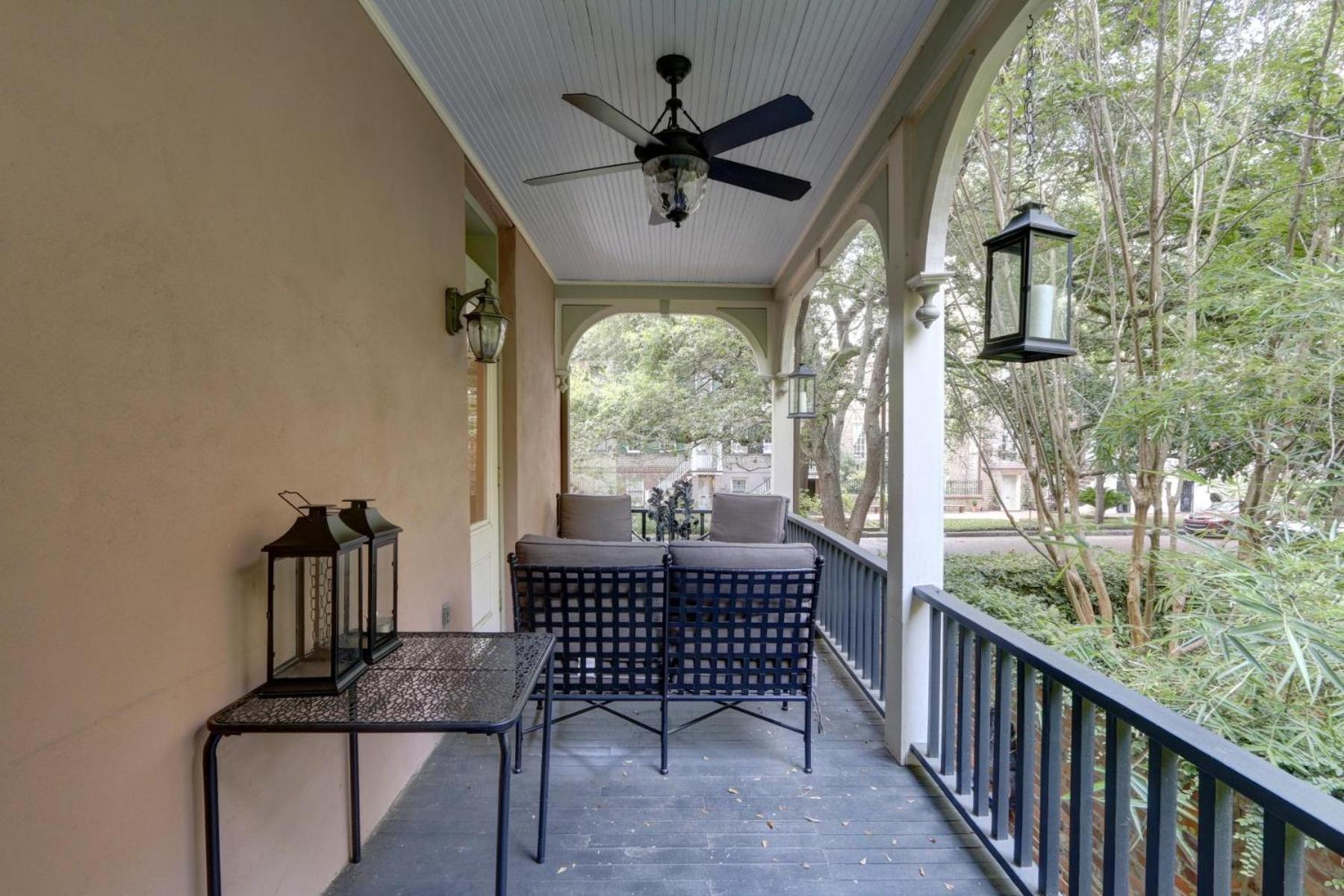 121 W Jones Parlor Savannah