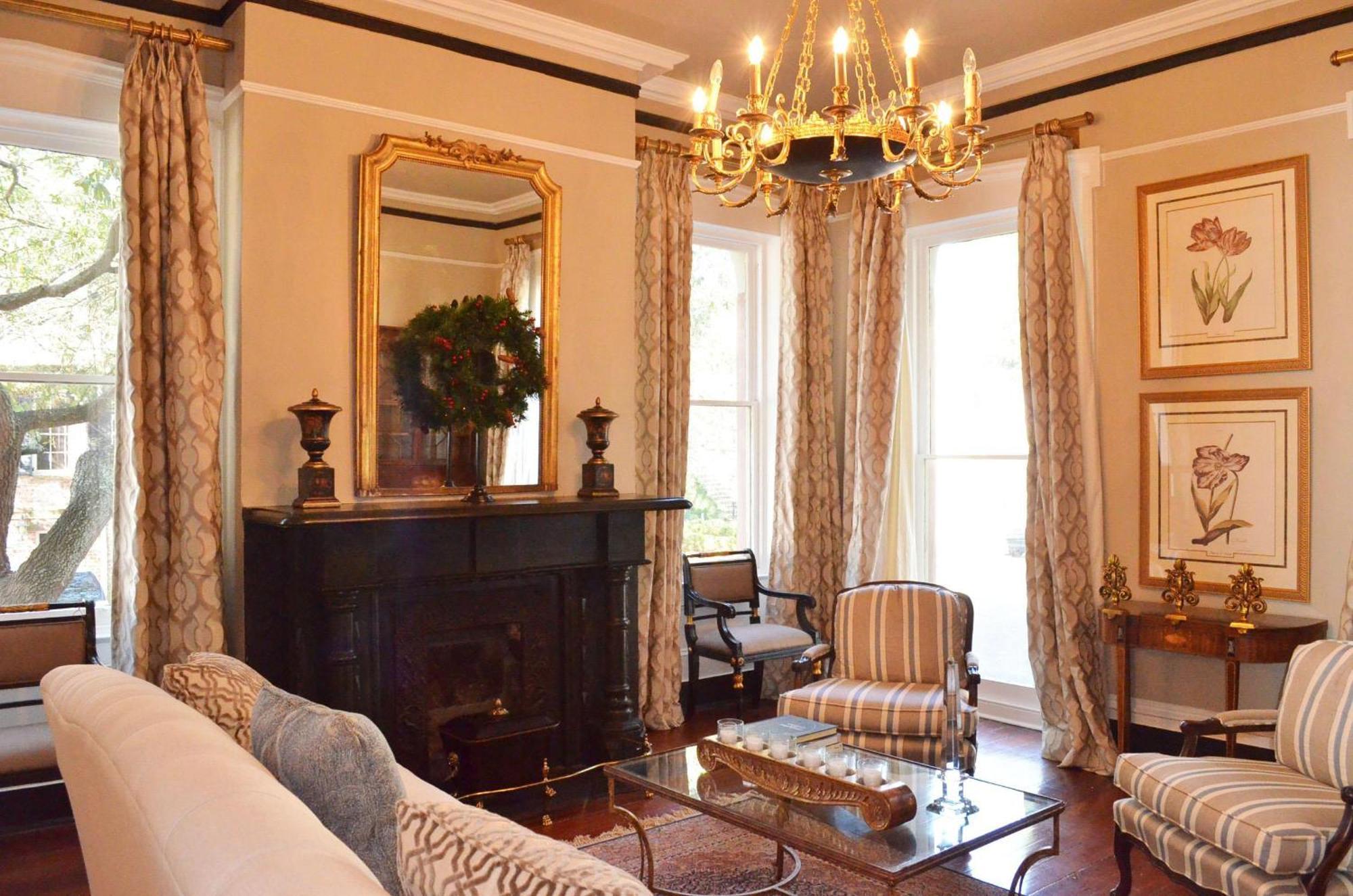 Apartment 121 W Jones Parlor Savannah