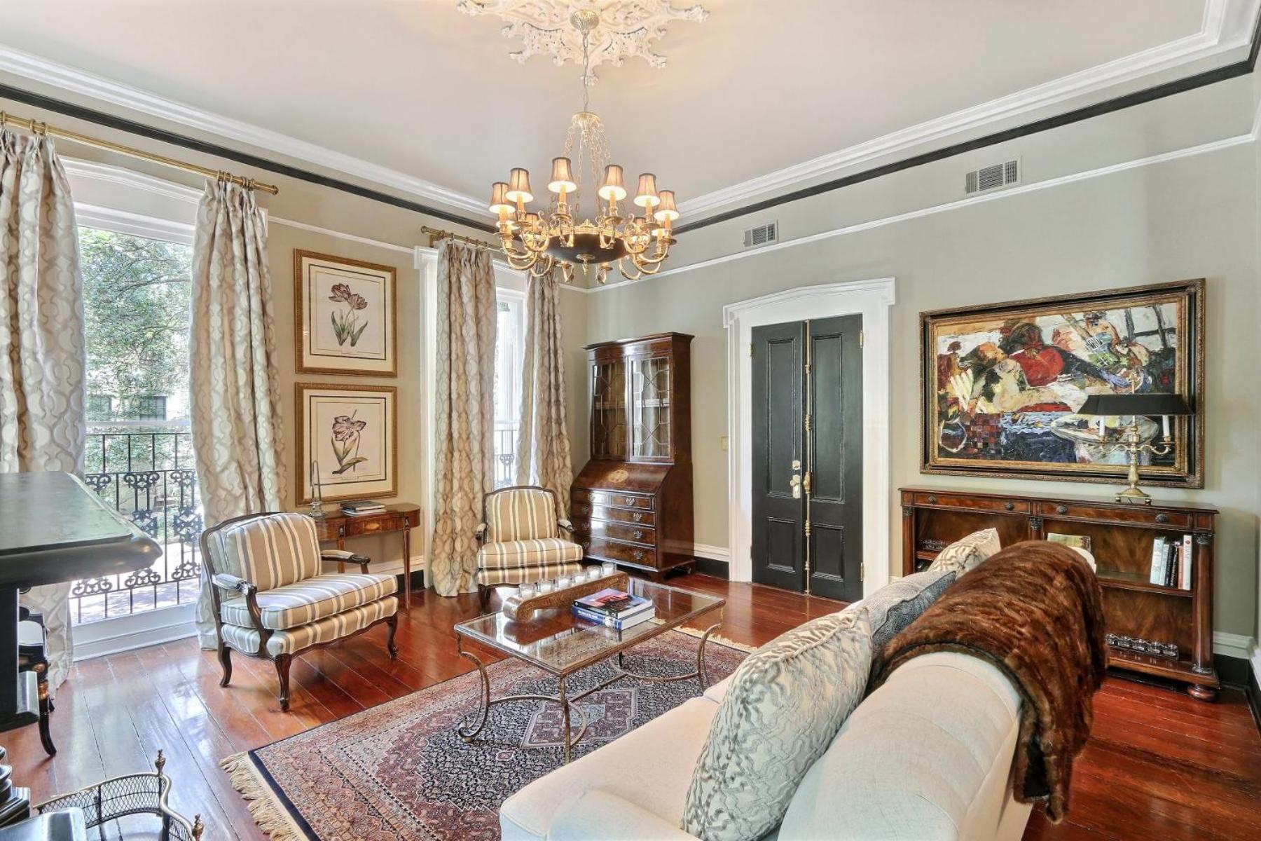 Apartment 121 W Jones Parlor Savannah