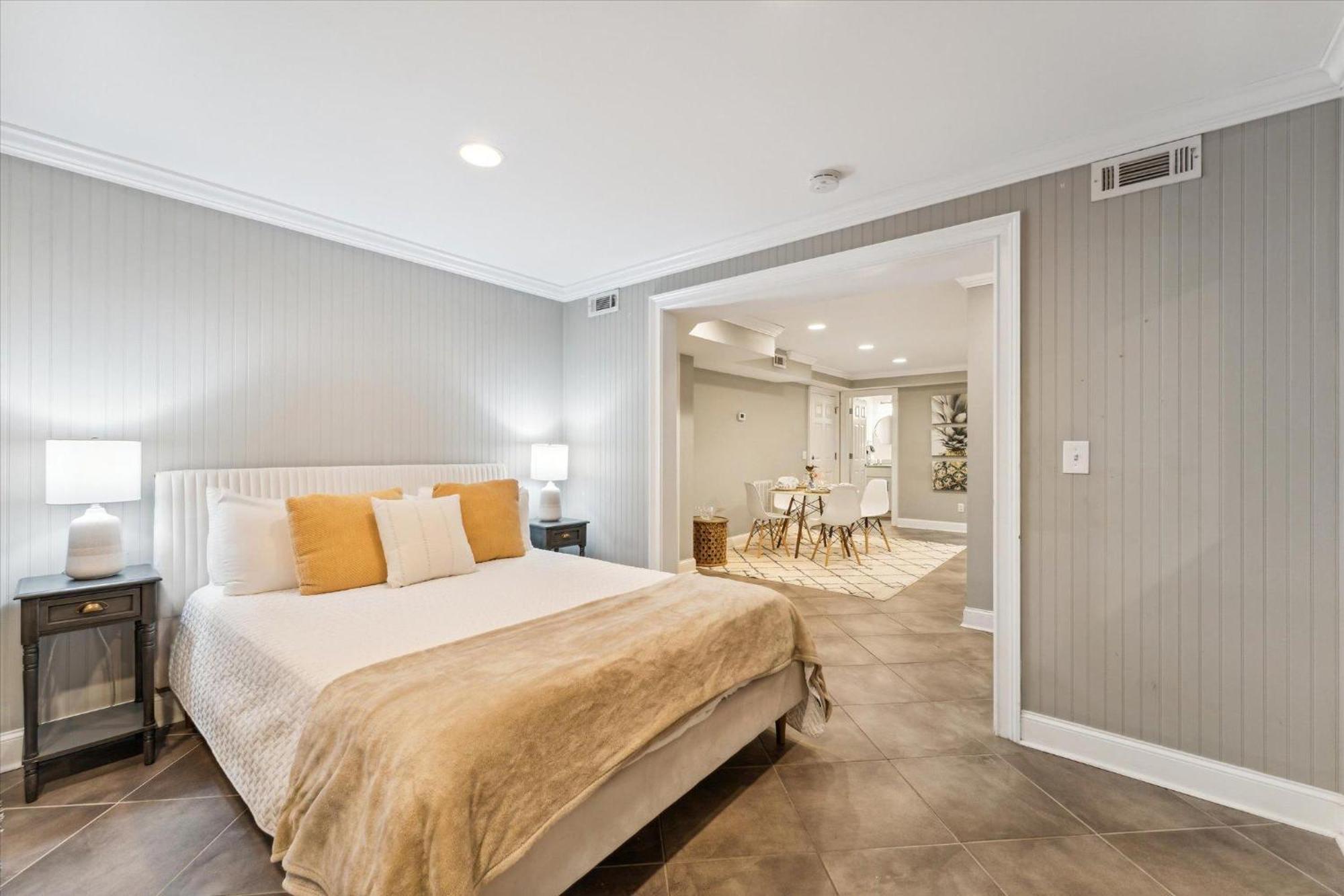 308 W Taylor Street Garden Apartment *
