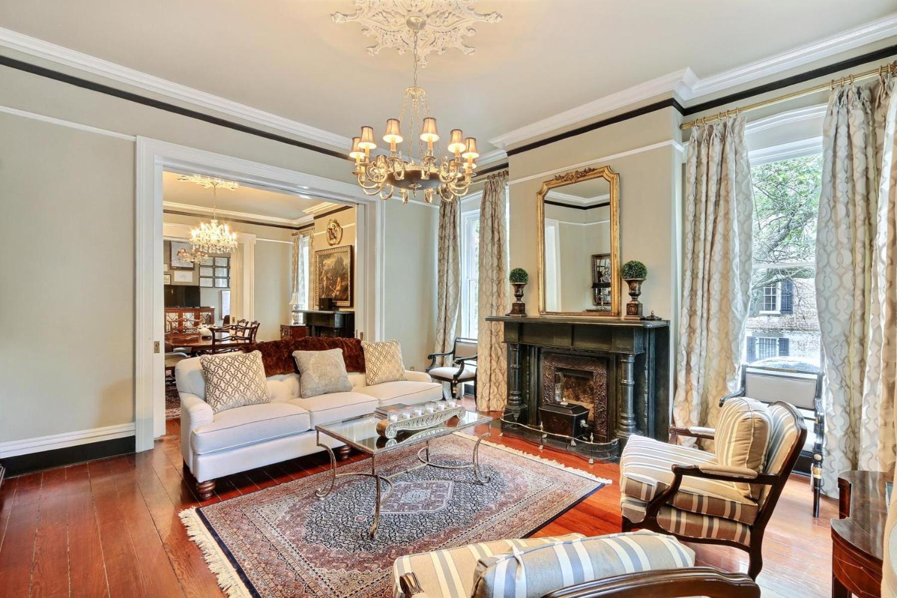 121 W Jones Parlor * Savannah