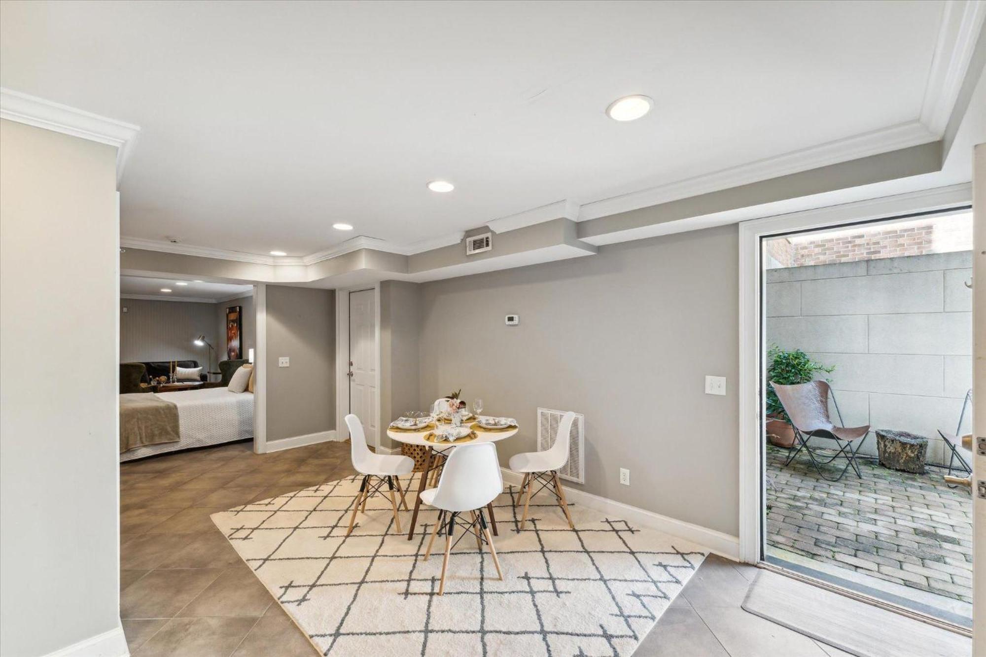308 W Taylor Street Garden Apartment