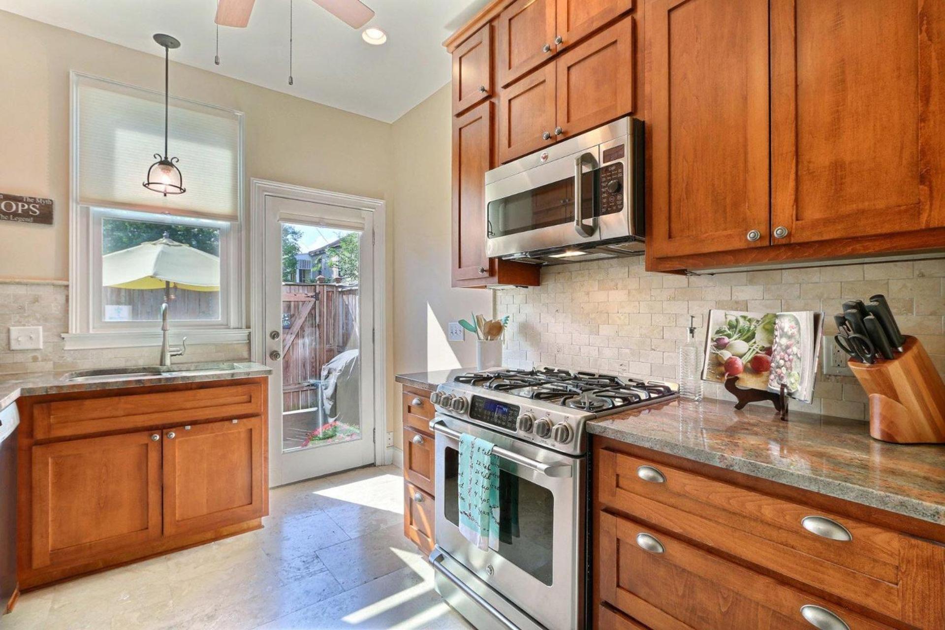 Historic Townhouse On Tattnall