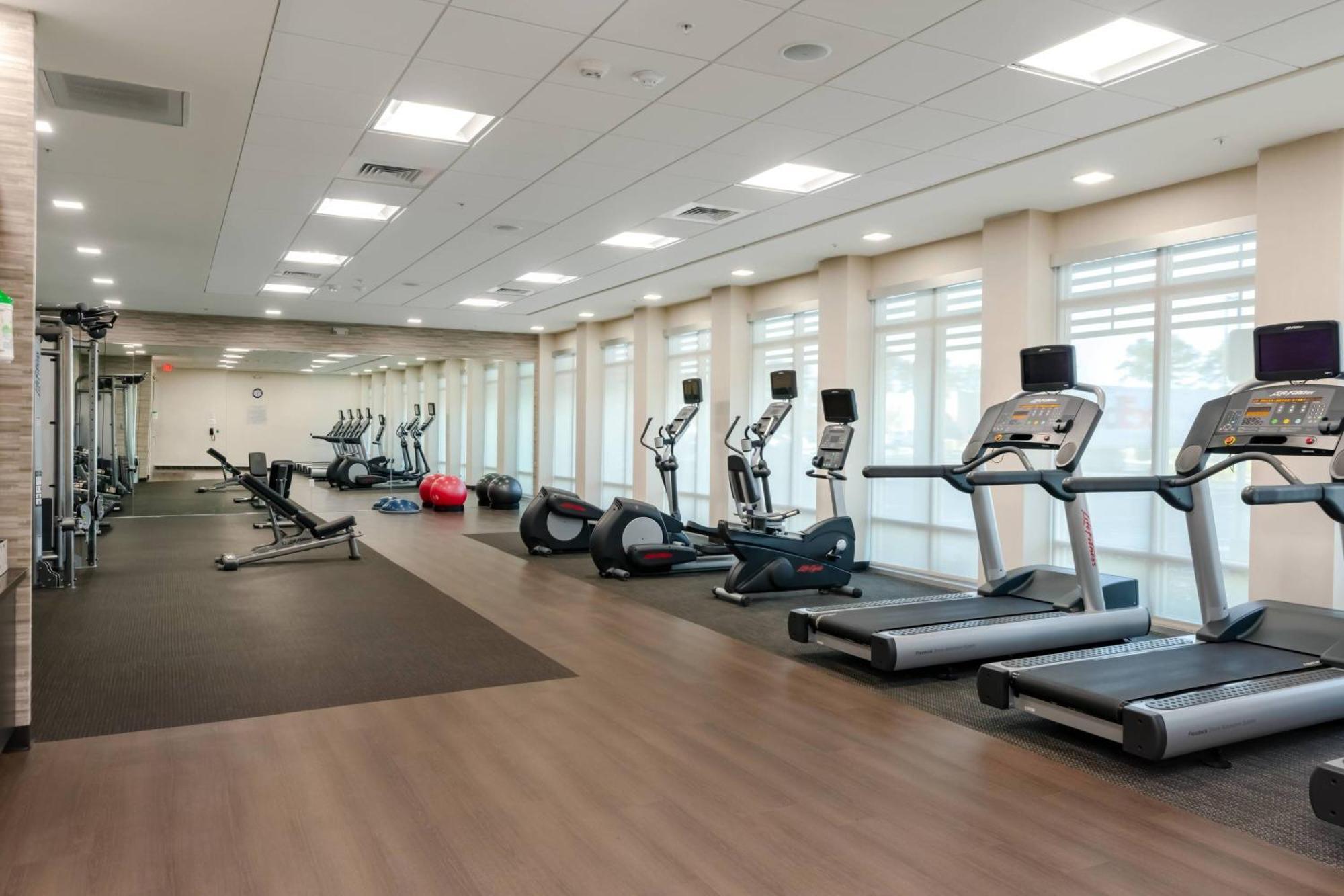 Courtyard By Marriott Savannah Airport Hotel Pooler