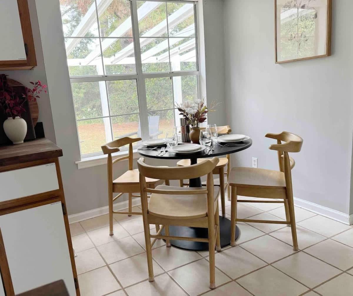 Cozy Near & Downtown Dog Friendly Savannah