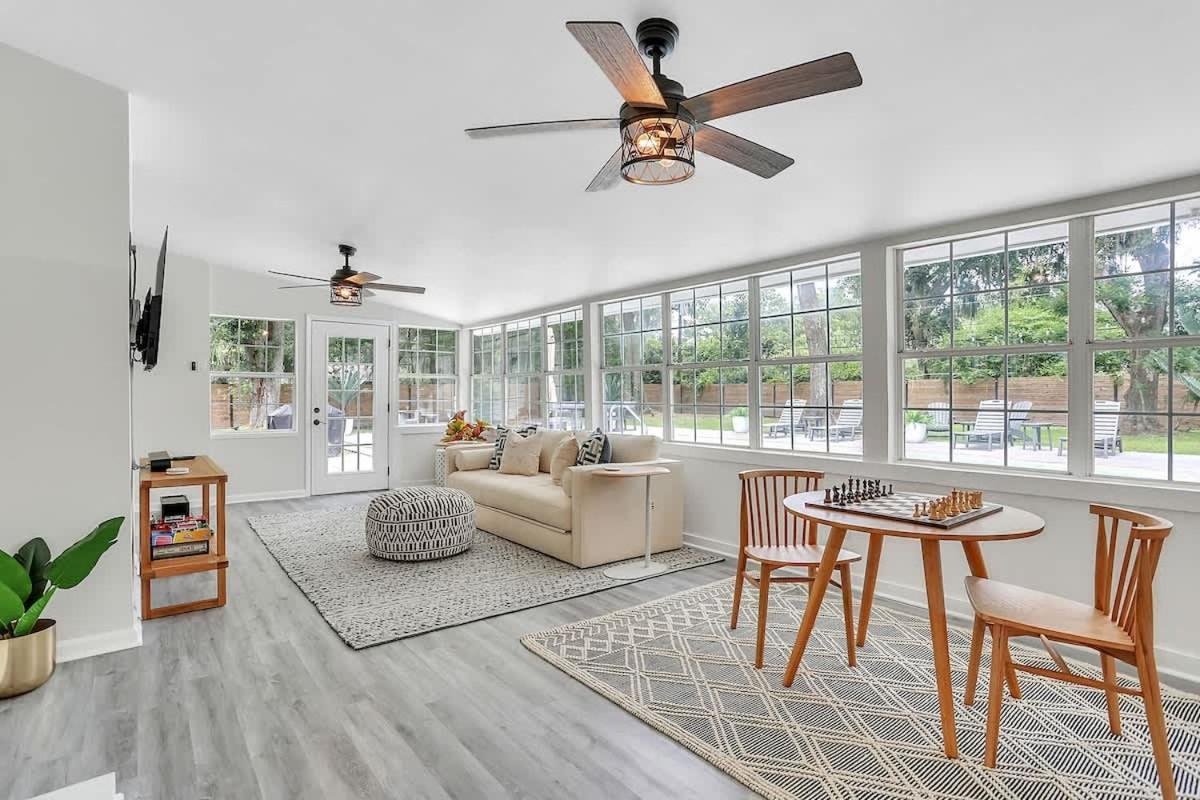 Coastal Pool Retreat Near Downtown & Fun *